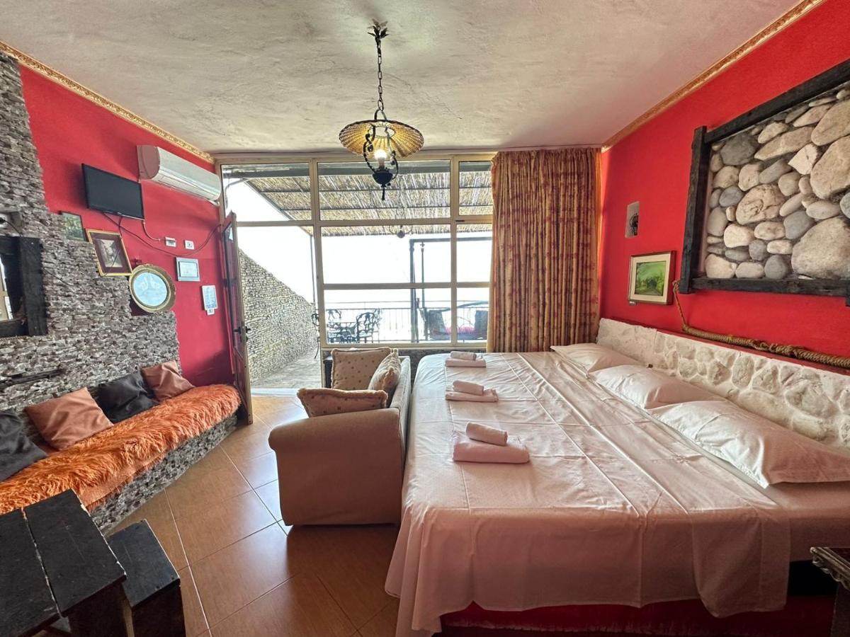 Hotel Vila "Oda E Miqve" Vlorë Eksteriør billede