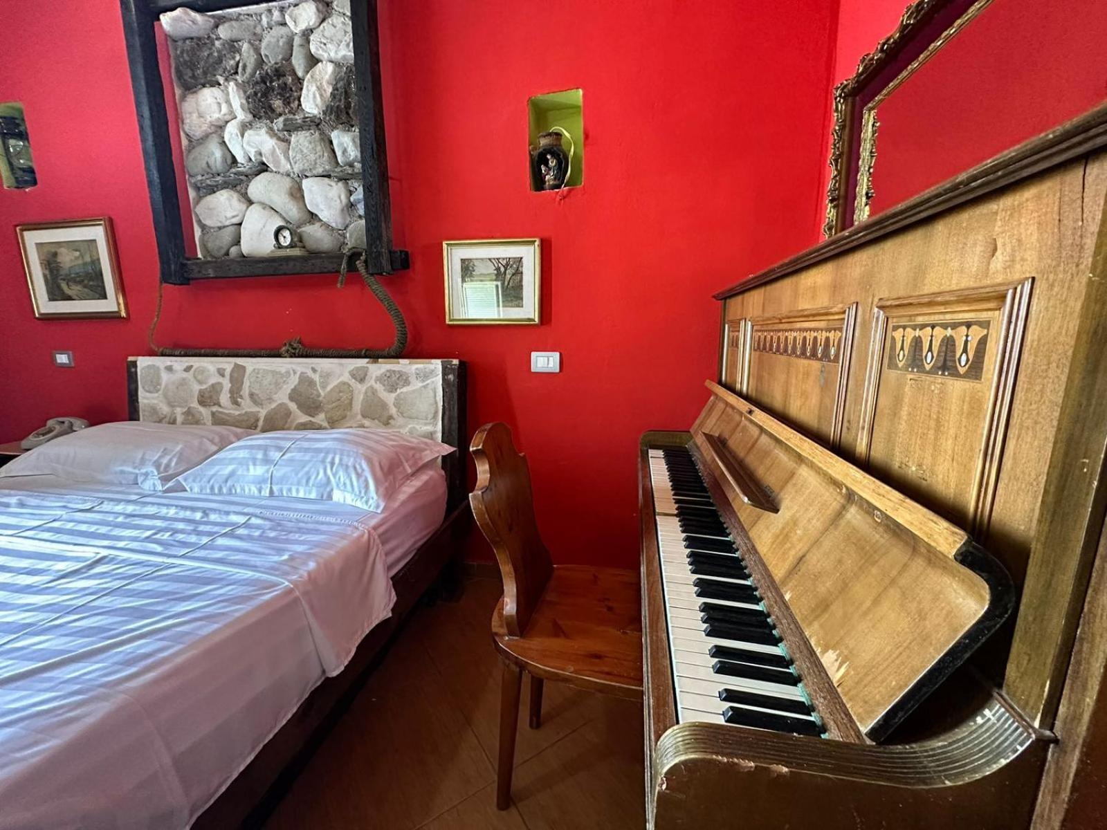 Hotel Vila "Oda E Miqve" Vlorë Eksteriør billede