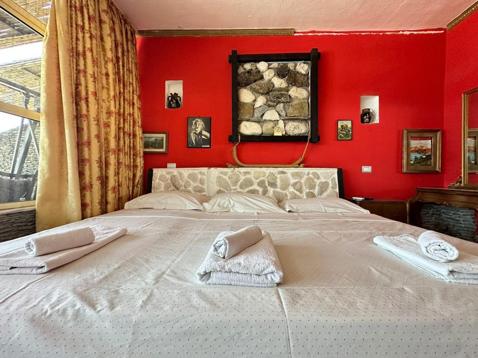 Hotel Vila "Oda E Miqve" Vlorë Eksteriør billede