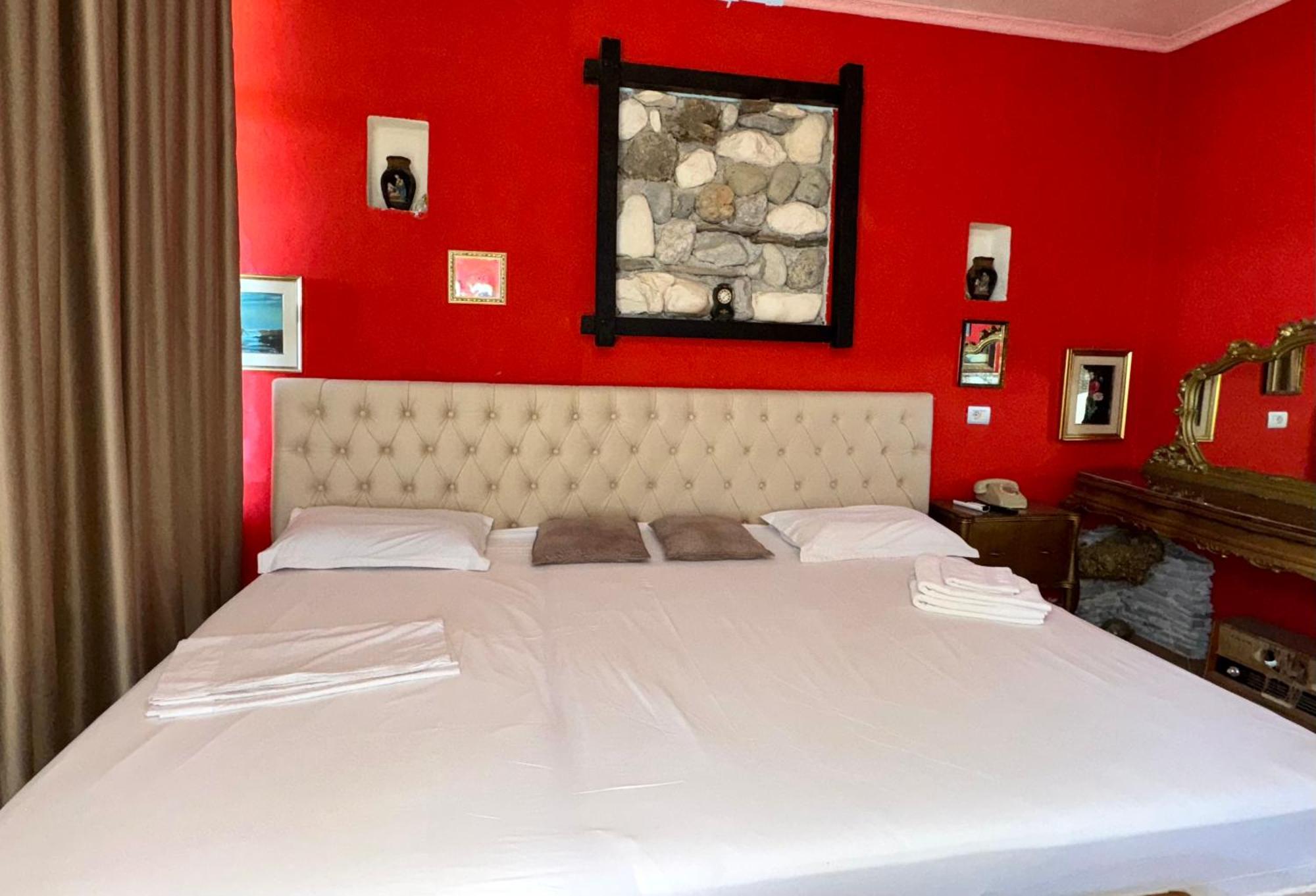 Hotel Vila "Oda E Miqve" Vlorë Eksteriør billede