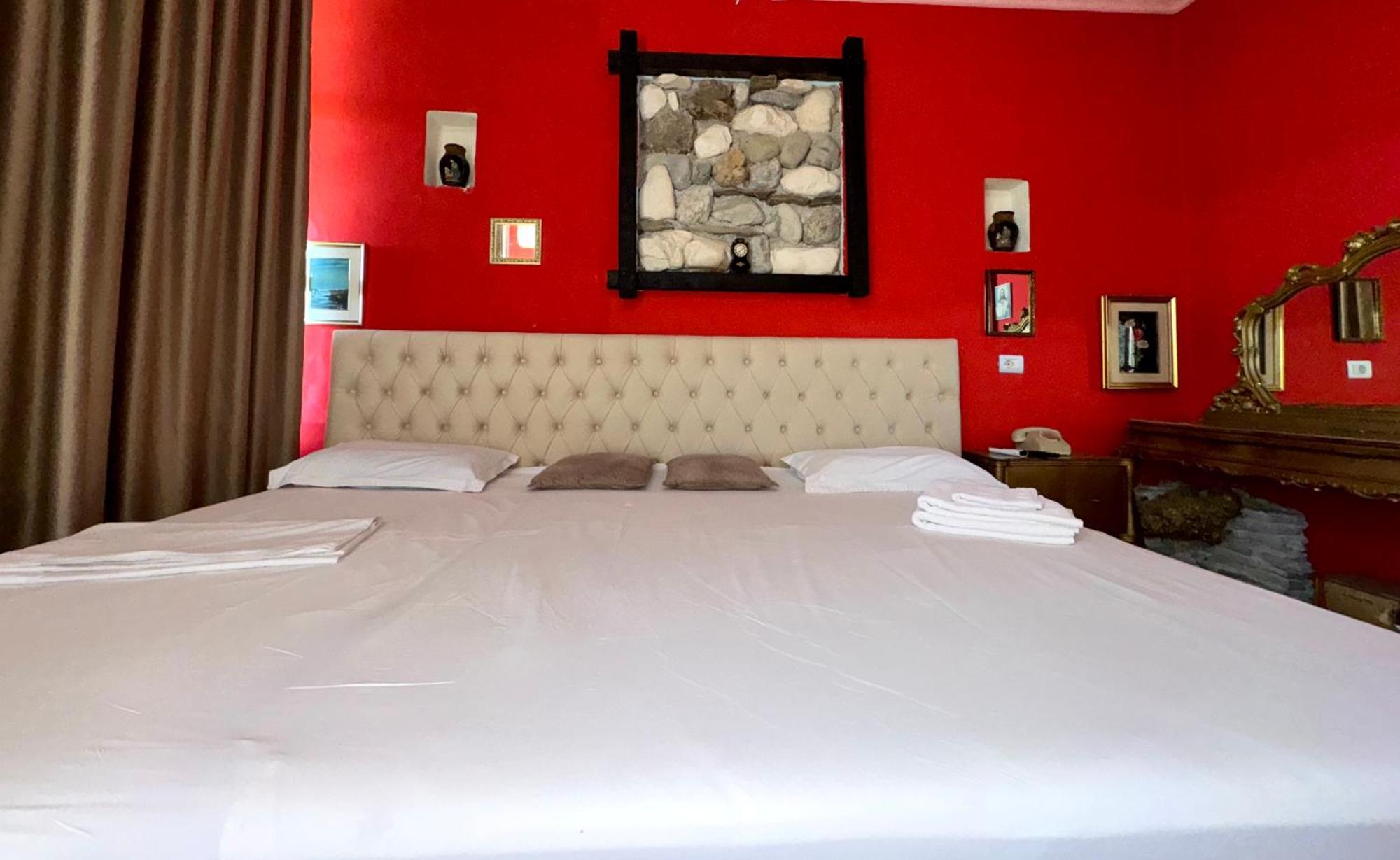 Hotel Vila "Oda E Miqve" Vlorë Eksteriør billede