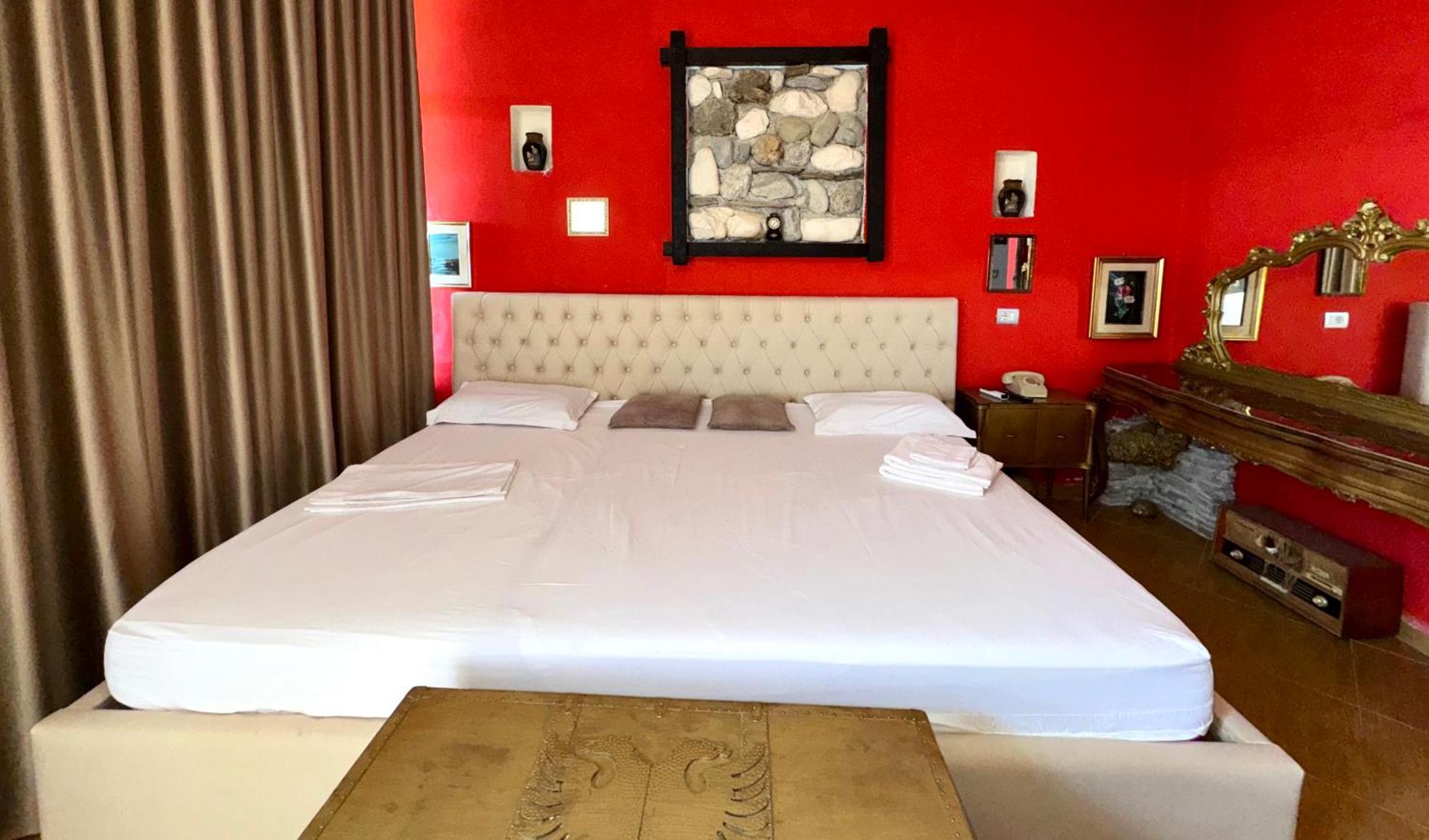 Hotel Vila "Oda E Miqve" Vlorë Eksteriør billede