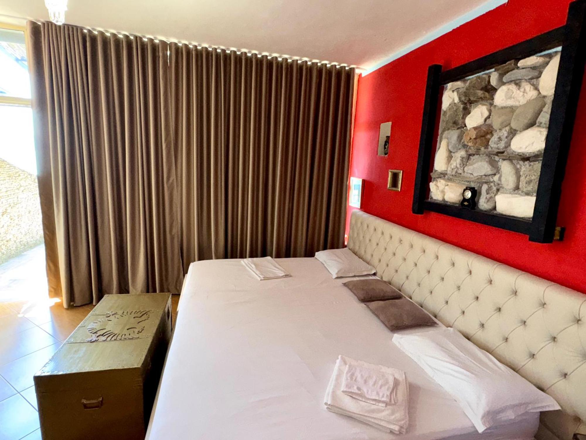 Hotel Vila "Oda E Miqve" Vlorë Eksteriør billede