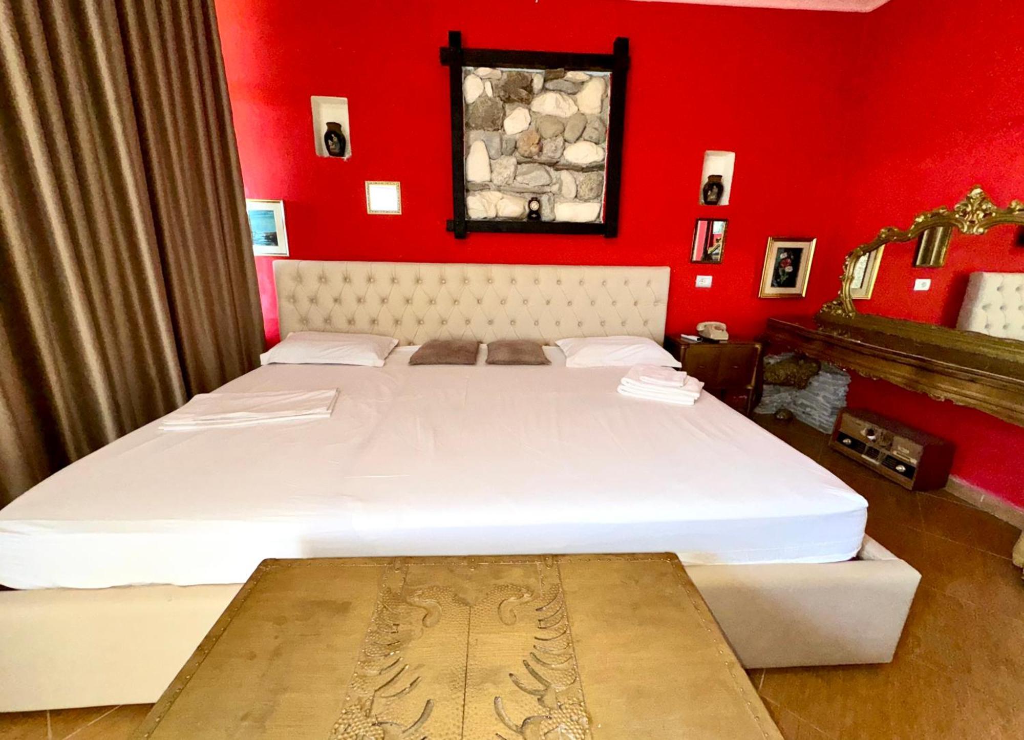 Hotel Vila "Oda E Miqve" Vlorë Eksteriør billede