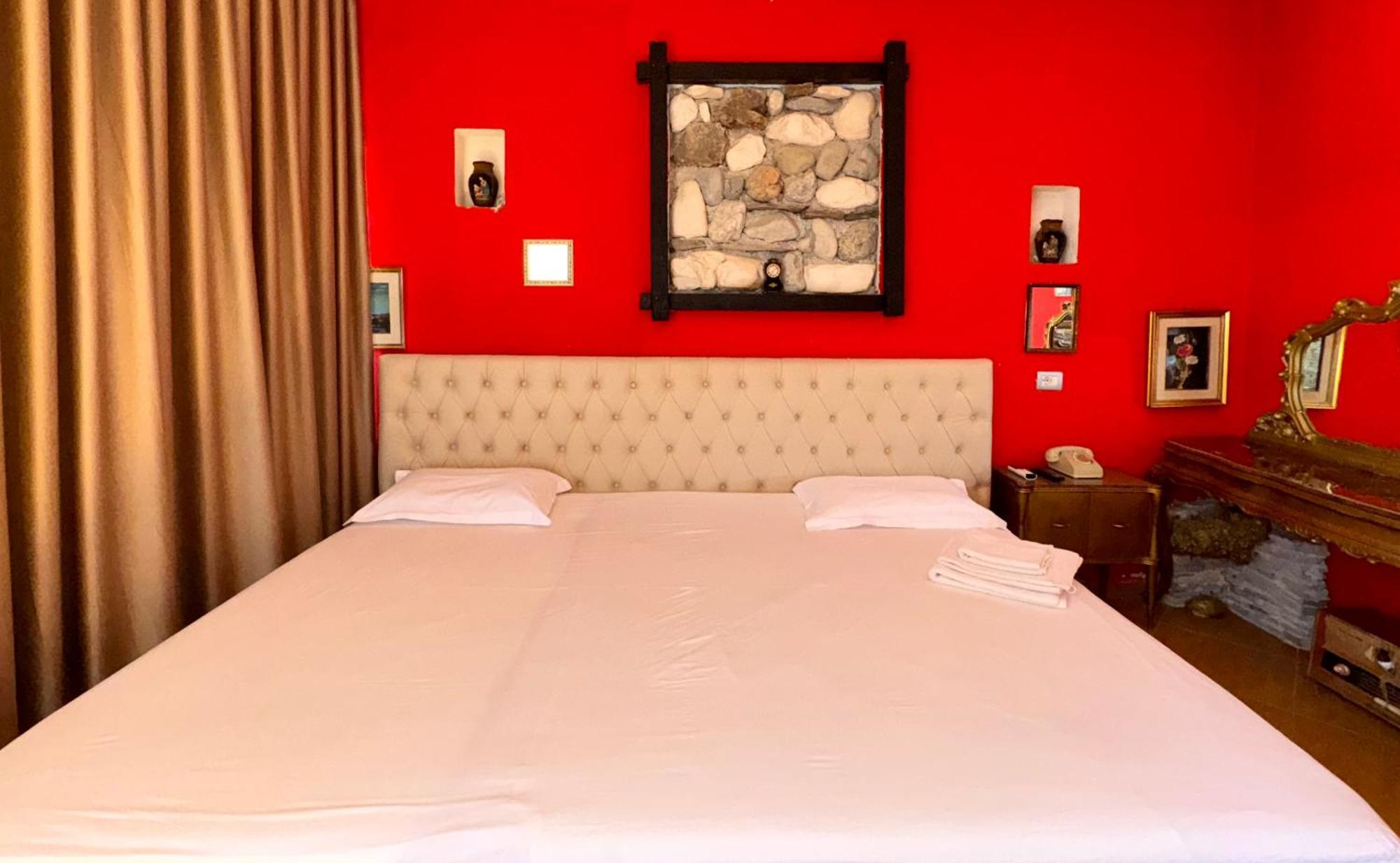 Hotel Vila "Oda E Miqve" Vlorë Eksteriør billede