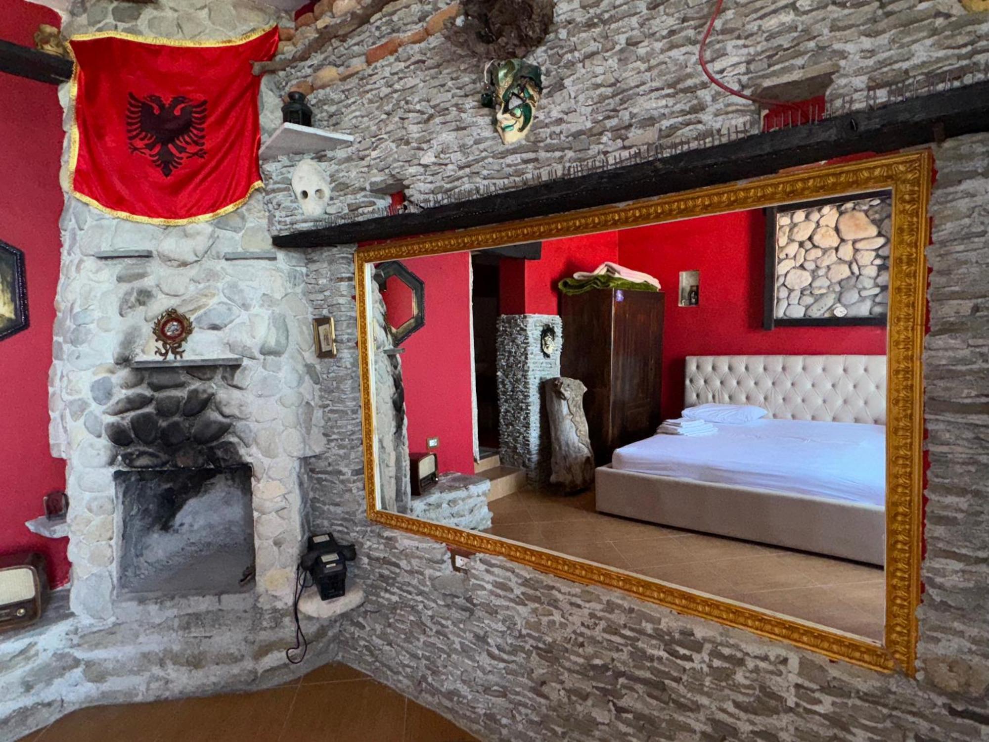 Hotel Vila "Oda E Miqve" Vlorë Eksteriør billede
