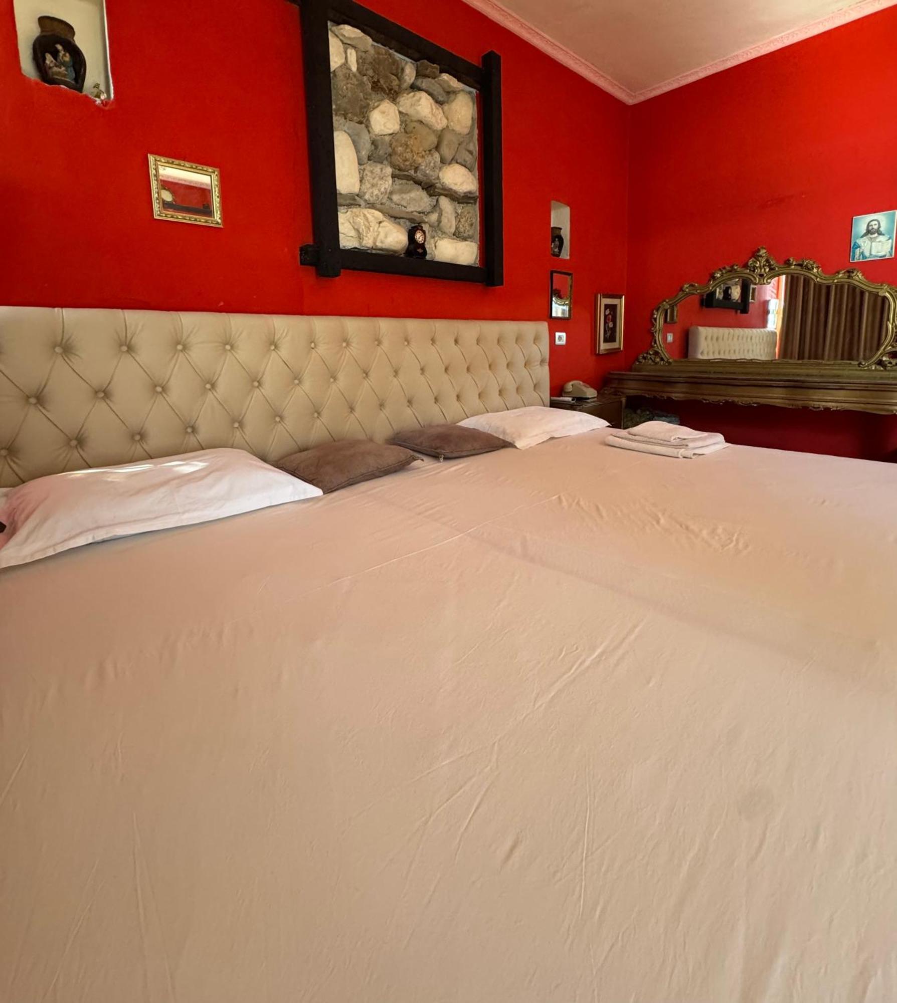 Hotel Vila "Oda E Miqve" Vlorë Eksteriør billede