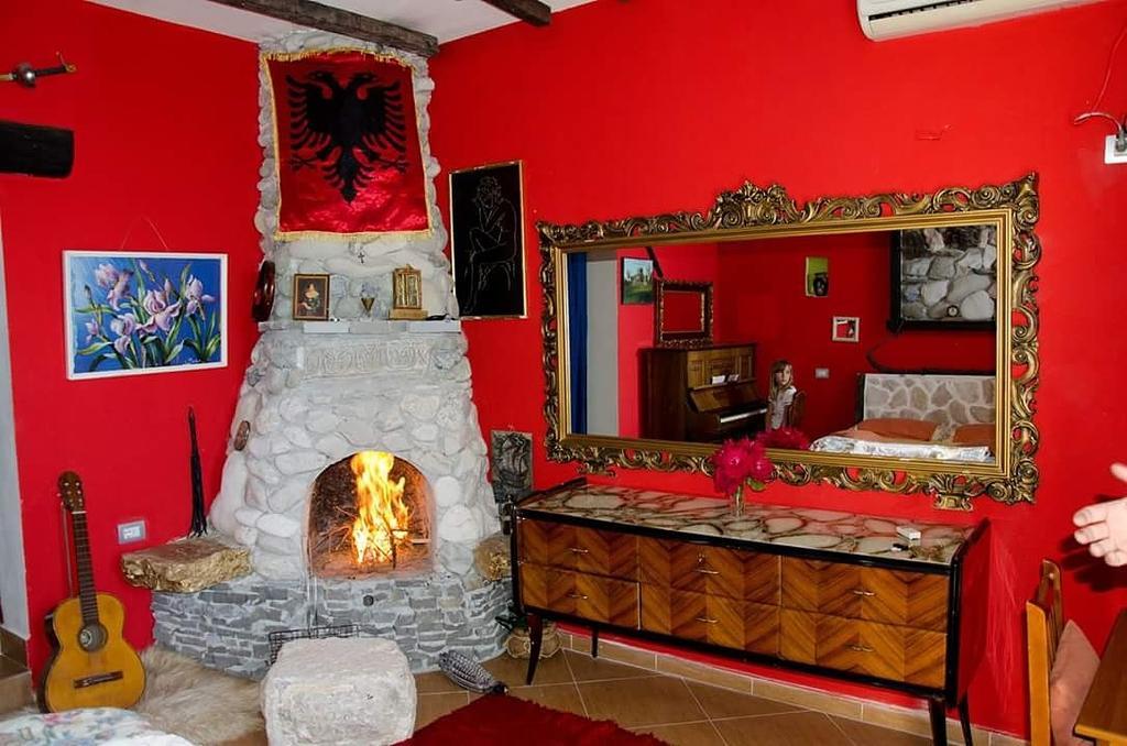 Hotel Vila "Oda E Miqve" Vlorë Eksteriør billede